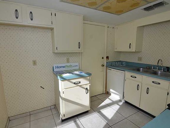 5th image of 4032 Killian Dr