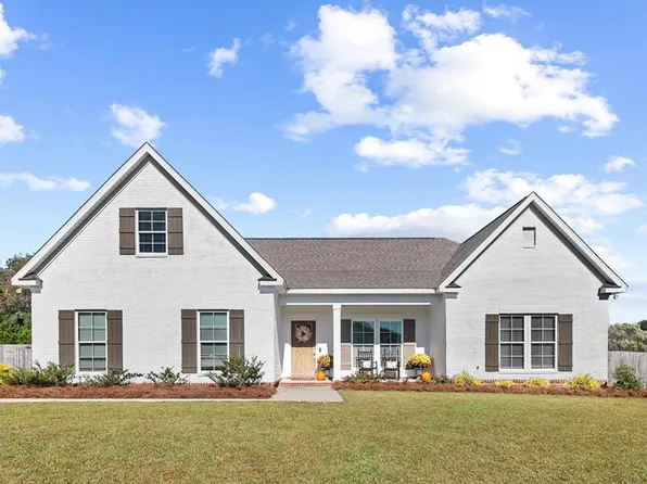 106 Cruz Ct, Dothan, AL 36305