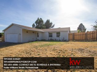 325 S 4th Pl, Cornelius, OR 97113