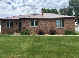 1409 W 11th St, Waterloo, IA 50702