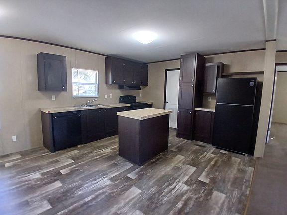 2nd image of 901 E Young Ave