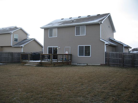 3rd image of 2215 SE Florence Dr
