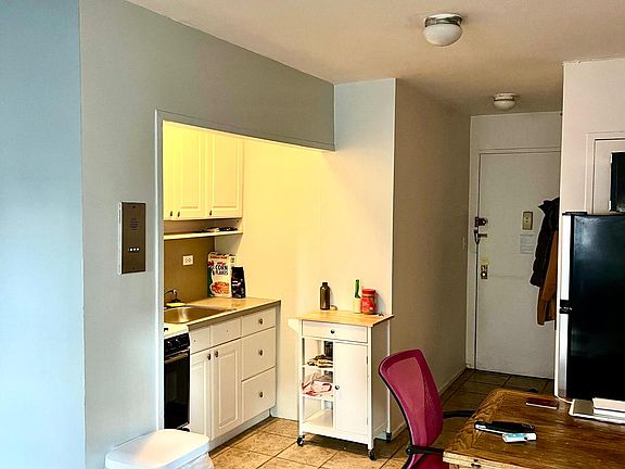 4th image of 175 Willoughby St APT 10F