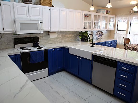 Open Kitchen with plentiful cabinet space