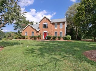184 Applewood Dr, Roanoke, VA 24019
