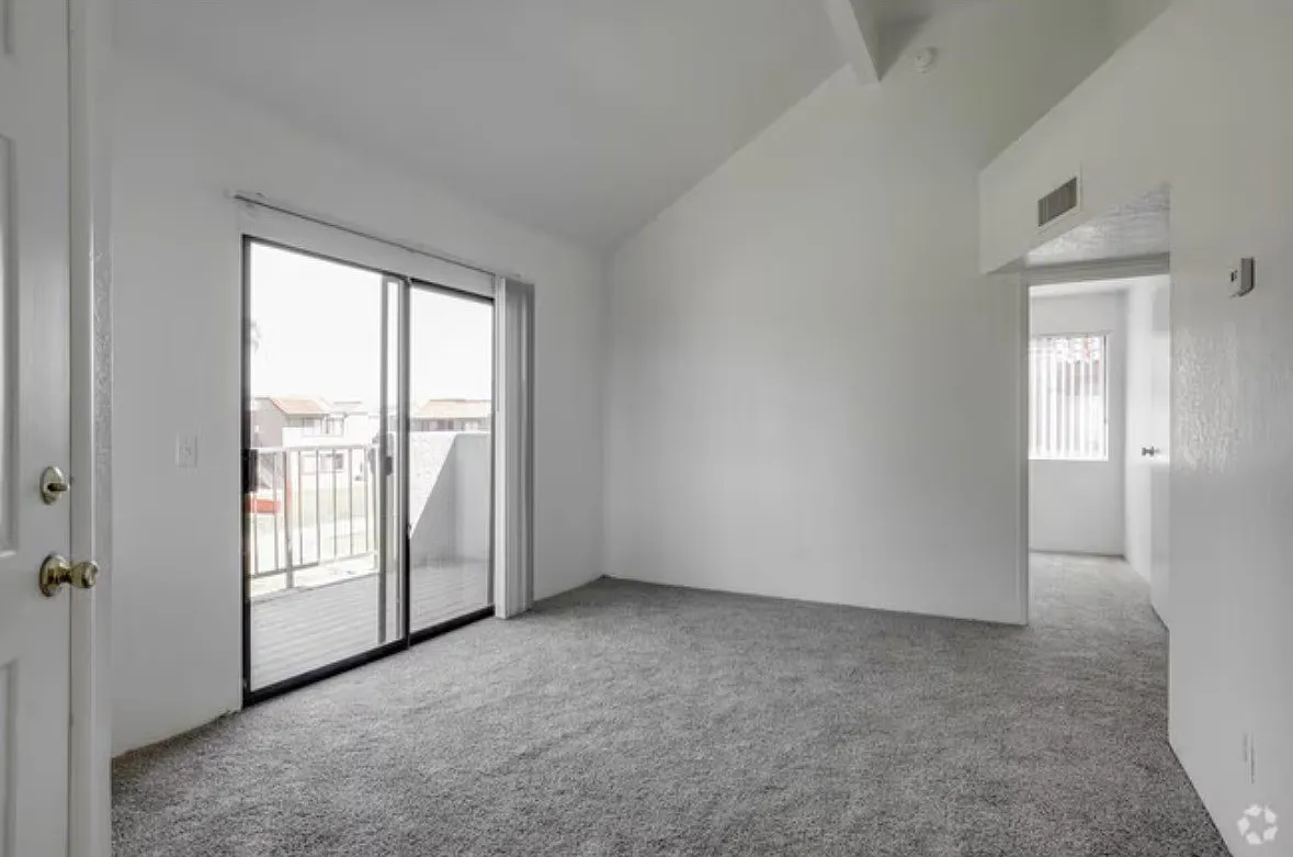 2 bed, 800 sqft, $1,060 — Photo 3
