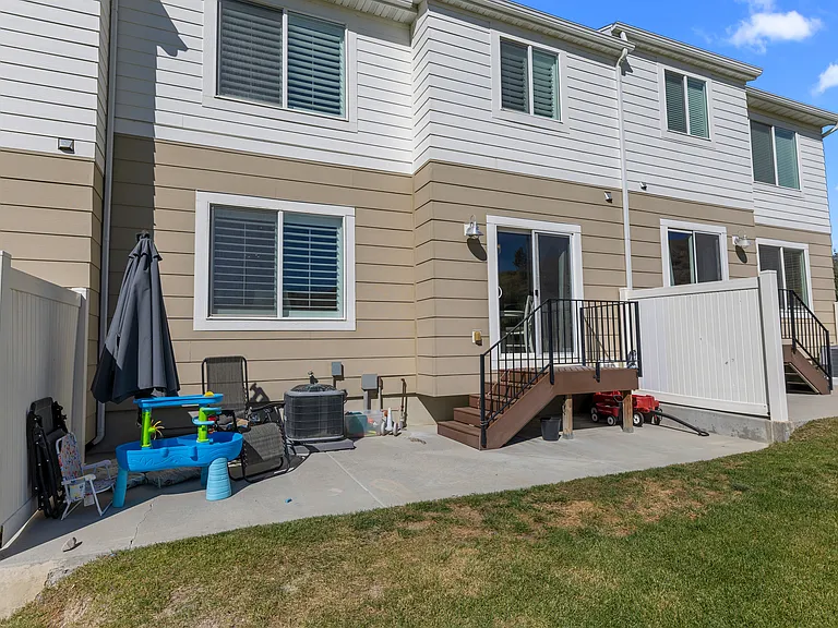 673 W Gallant Dr — Photo 4