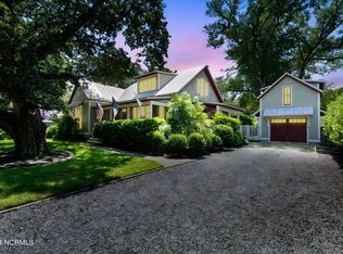 109 N Rhett St, Southport, NC 28461