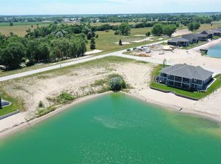 977 S Red Cedar Ln, Columbus, NE 68601