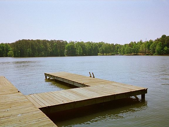 DOCK / LAKE VIEW