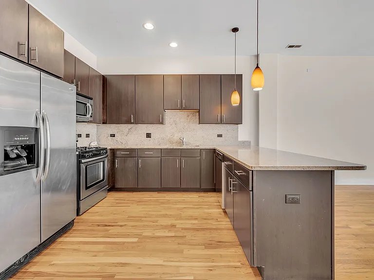 2024 N California Ave #2D — Photo 2