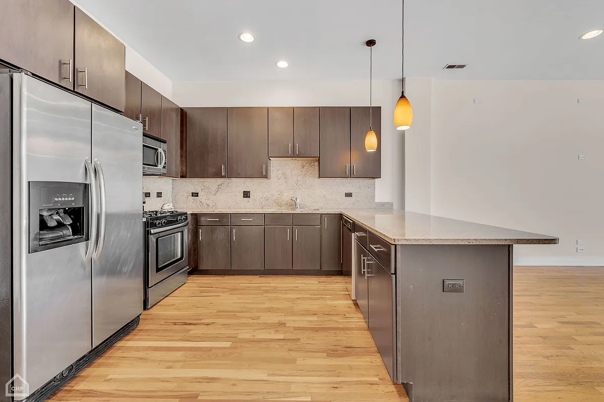 Building Photo - 2024 N California Ave #2D