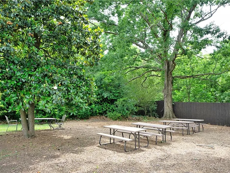 811 King Rd — Photo 3