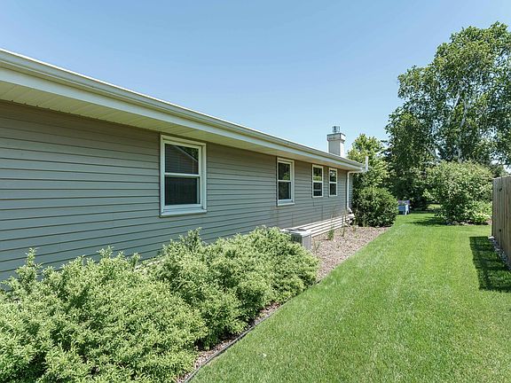 4th image of 988 Nantucket Dr