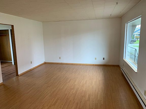 5th image of 212 W 3rd St #3