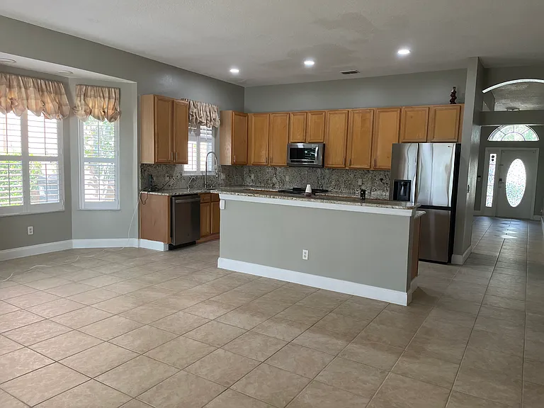 6623 Lake Pembroke Pl — Photo 7