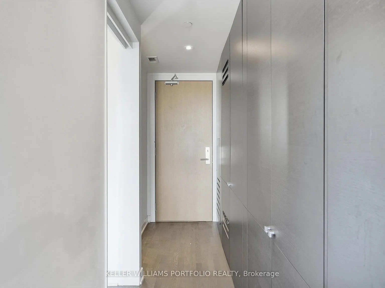 629 King St W — Photo 4