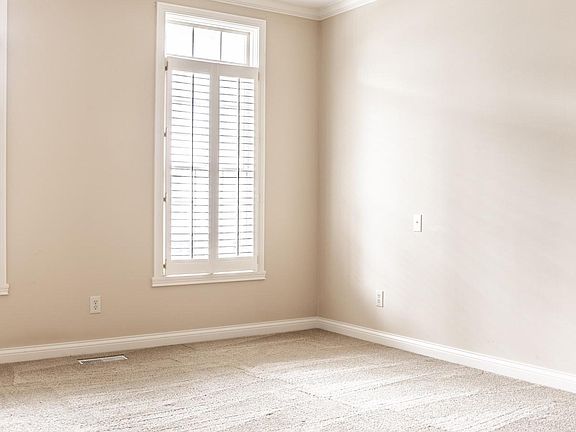 4th image of 8175 Hewes Pl
