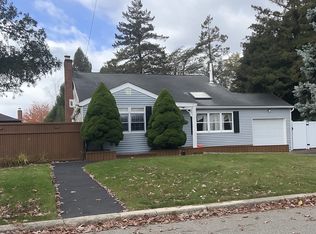 74 W 17th St, Deer Park, NY 11729