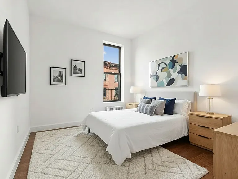 668 President St #2 — Photo 4