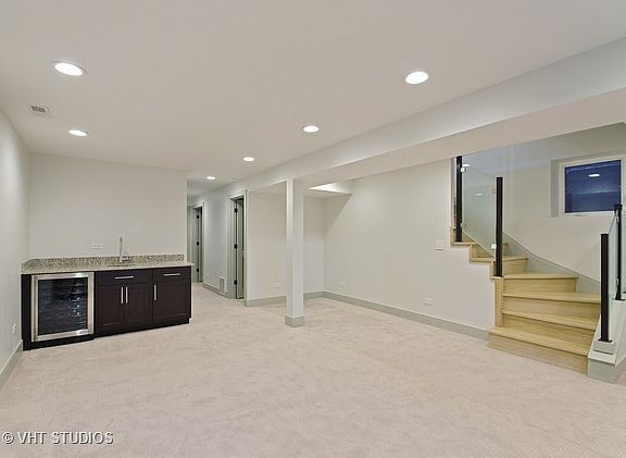 5th image of 2626 W Wellington Ave