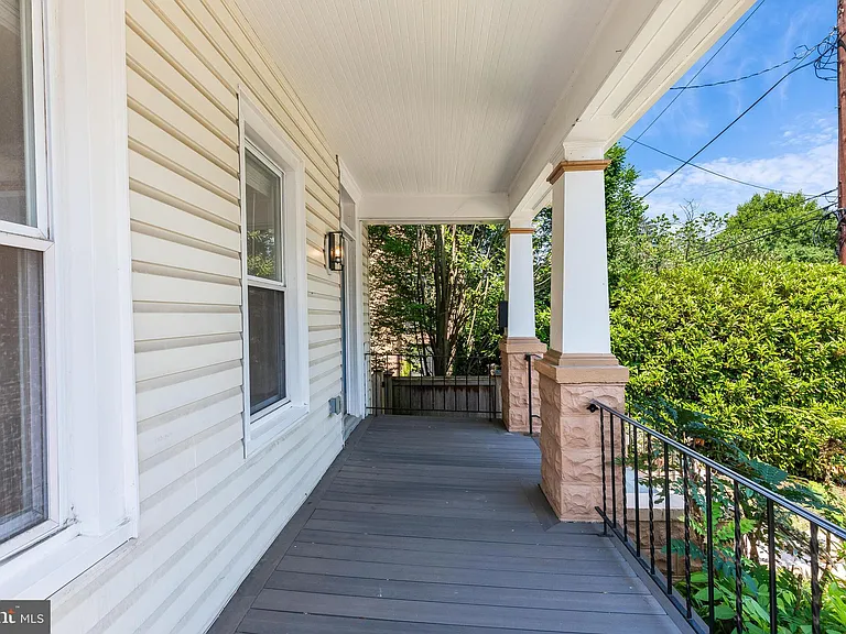 4226 Ellicott St NW — Photo 3
