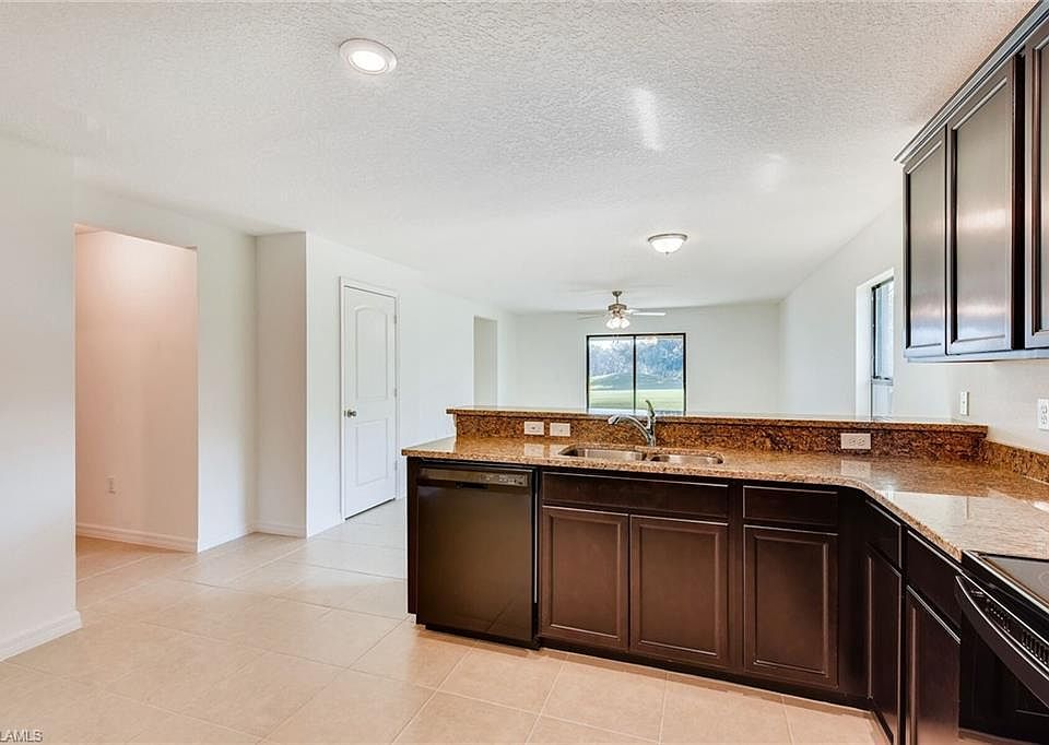 2nd image of 927 SE 5th Pl