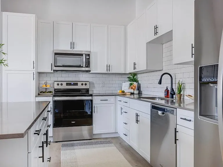 Aria Townhomes and Apartments — Photo 31