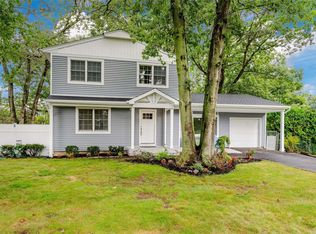 5 Lilac Ln, Port Jefferson Station, NY 11776