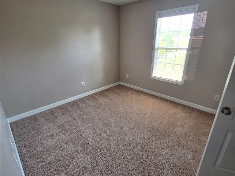 170 Blacksmith Ln — Photo 8