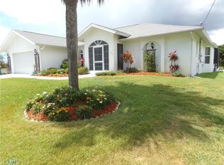 196 Long Meadow Ln, Rotonda West, FL 33947