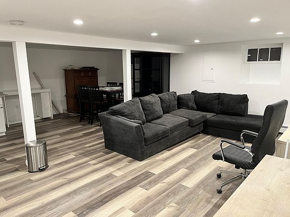 5th image of 12 Laura Ln #1