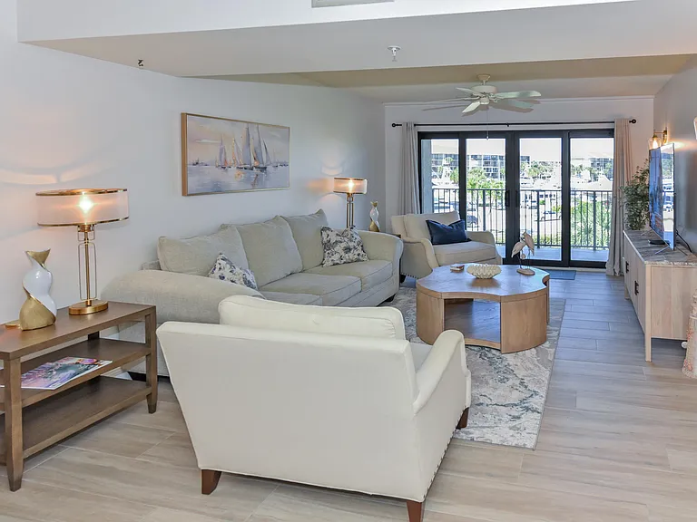 901 Seafarer Cir #302 — Photo 8