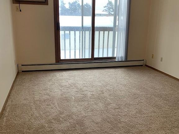 3rd image of 412 1st St NE APT 307
