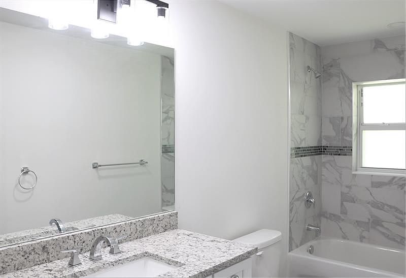1st image of 4396 Palm Ave