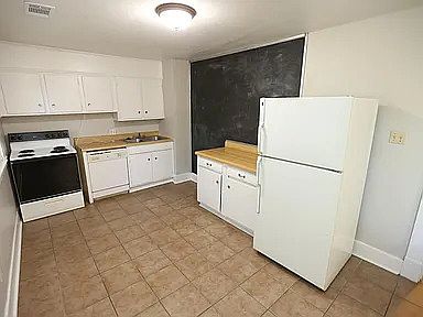 4th image of 820 N Spruce St APT B