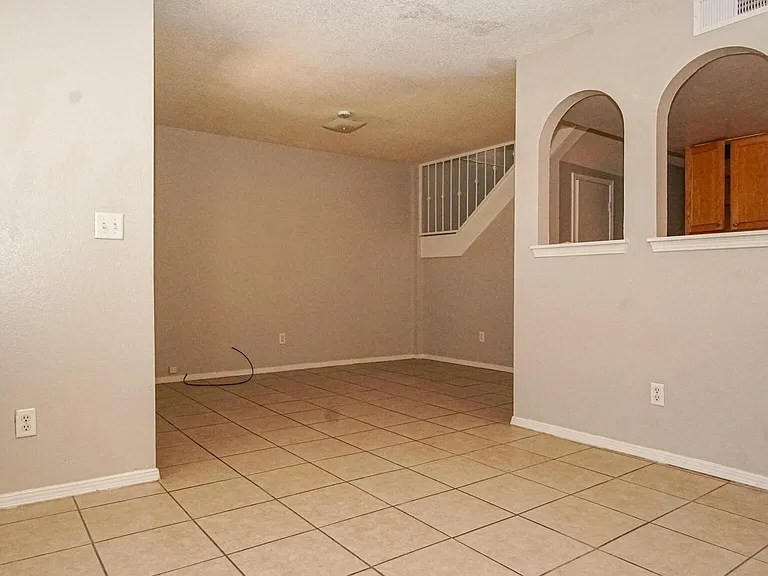 11024 Sunshine Ct — Photo 3