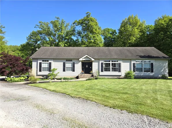 13341 Phipps Ln, Lerna, IL 62440