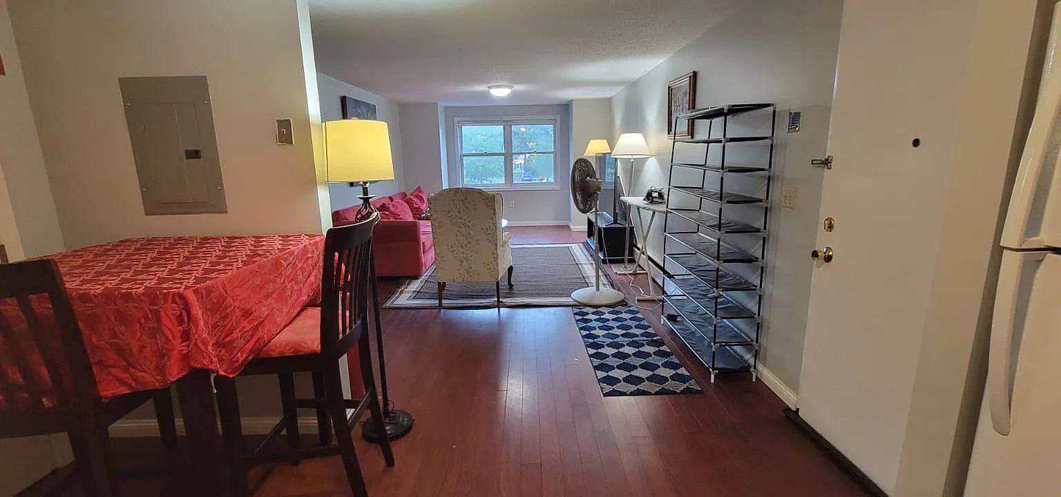 2 bed, 824 sqft, $1,950 — Photo 3