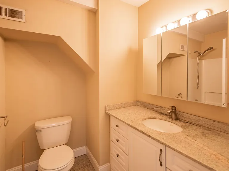 535 Spruce St — Photo 19