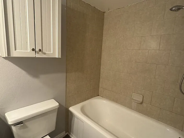 442 N 400 W — Photo 6