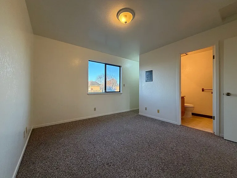 5016 Valley East Blvd — Photo 5