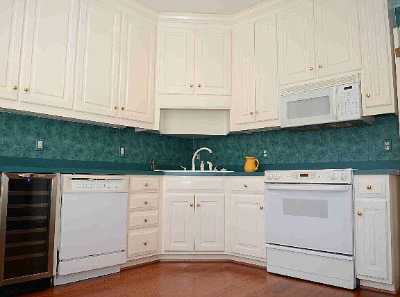 3rd image of 212 Cobblestone Ct