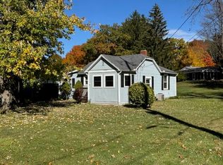 417 Clinton St, Jonesville, MI
