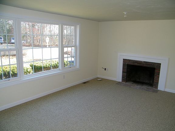 3rd image of 111 Long Pond Dr