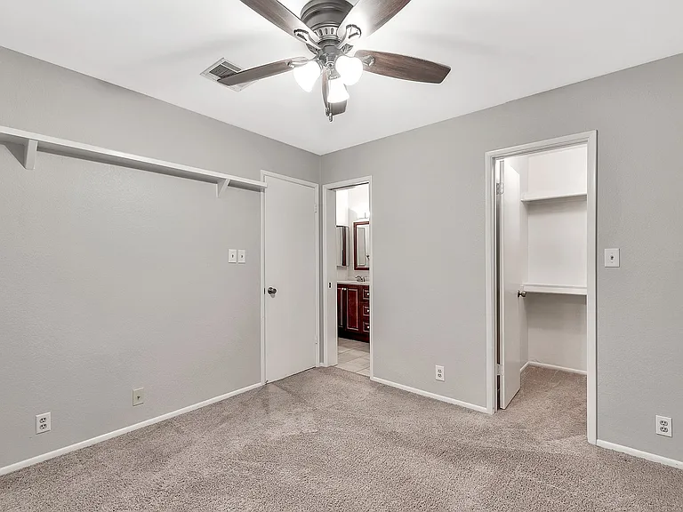 20250 N 6th Dr #1 — Photo 32