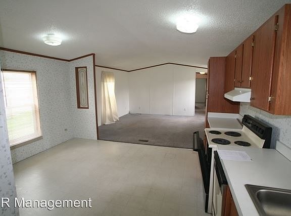 5th image of 2758 Donna Ave
