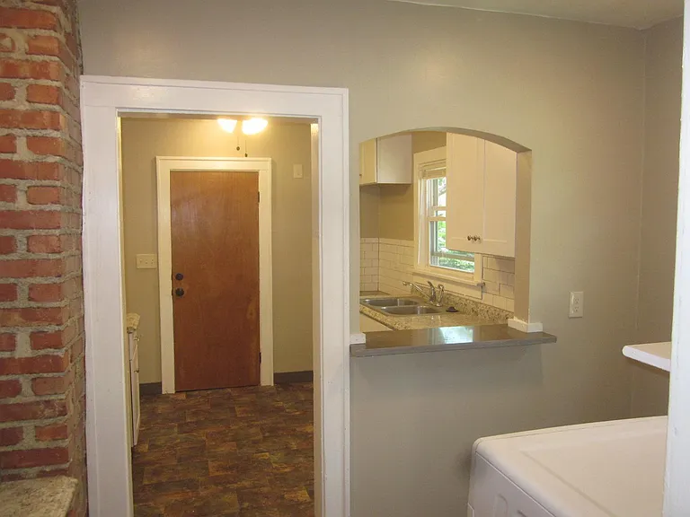 5208 Euclid Ave — Photo 4