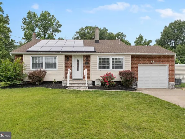 16 Landon Dr, Bordentown, NJ 08505