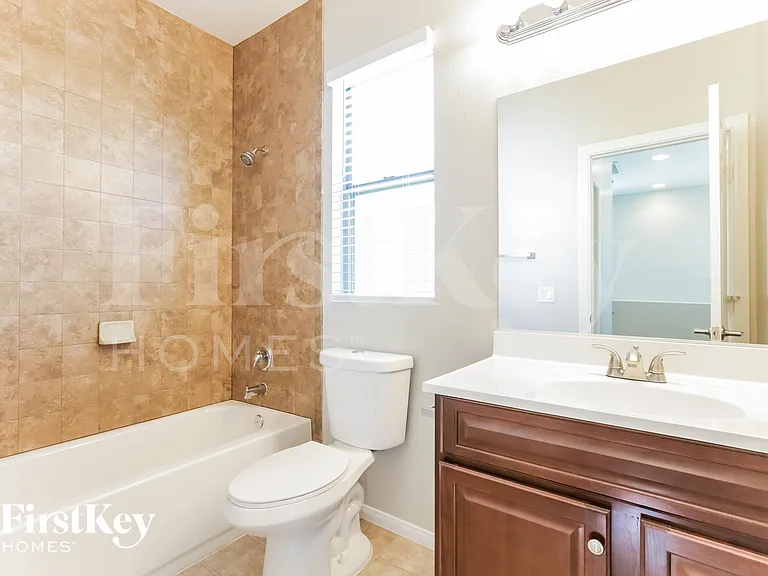 10497 Foggy Glen Ave — Photo 16
